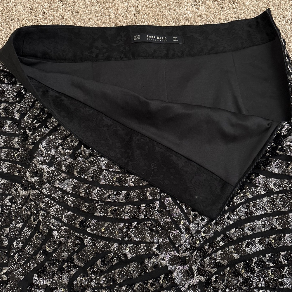 Preloved Zara skirt - Picture 2 of 2